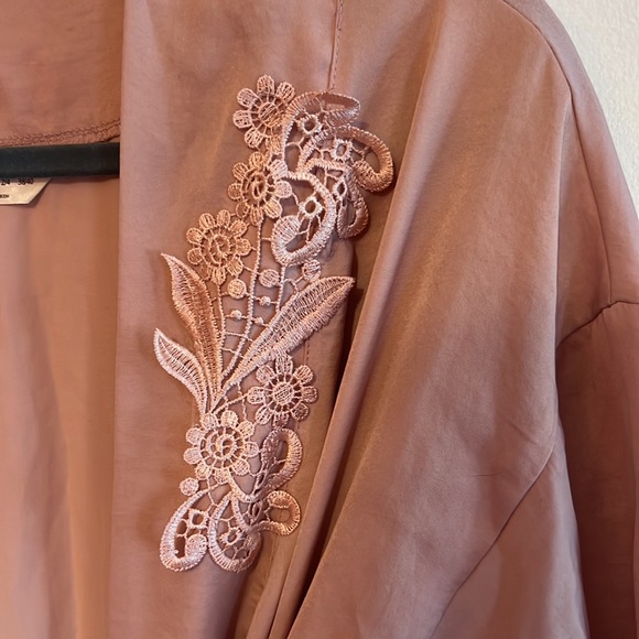 Light Pink Short Sleeve Robe - Picture 3 of 6